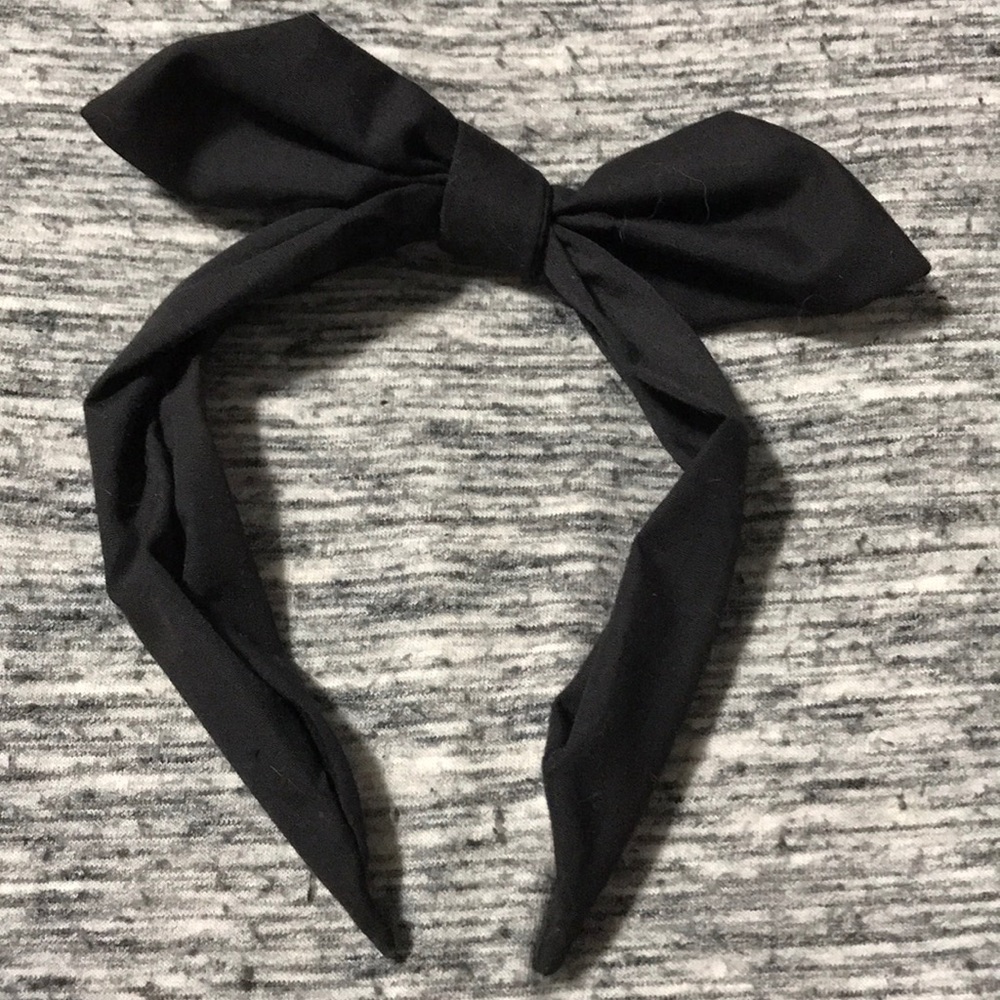 Black Knotted Headband